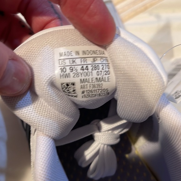 Adidas - Picture 3 of 6